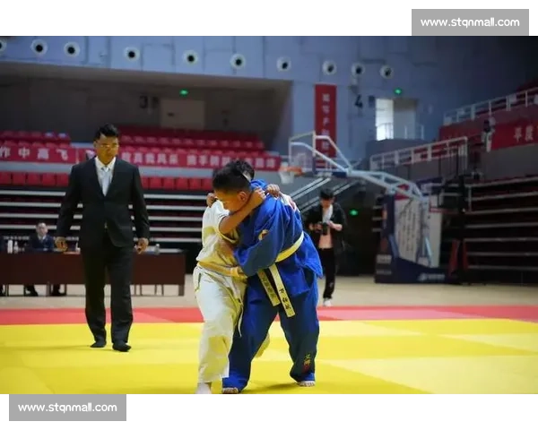 激烈角逐中的柔道比赛技巧与运动员精神风采解析